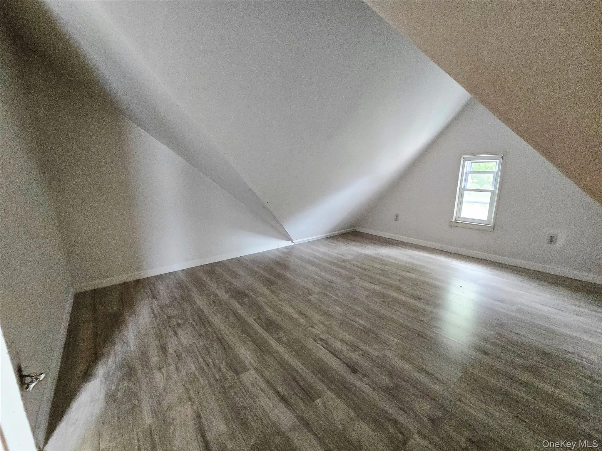 190 Bryant Avenue, North Hempstead, NY, 1 Bedroom Bedrooms, 4 Room Rooms,1 BathroomBathrooms,Residential Lease,For Rent,Bryant,0,1040912 190 Bryant Avenue, North Hempstead, NY, 1 Bedroom Bedrooms, 4 Room Rooms,1 BathroomBathrooms,Residential Lease,For Rent,Bryant,0,1040912