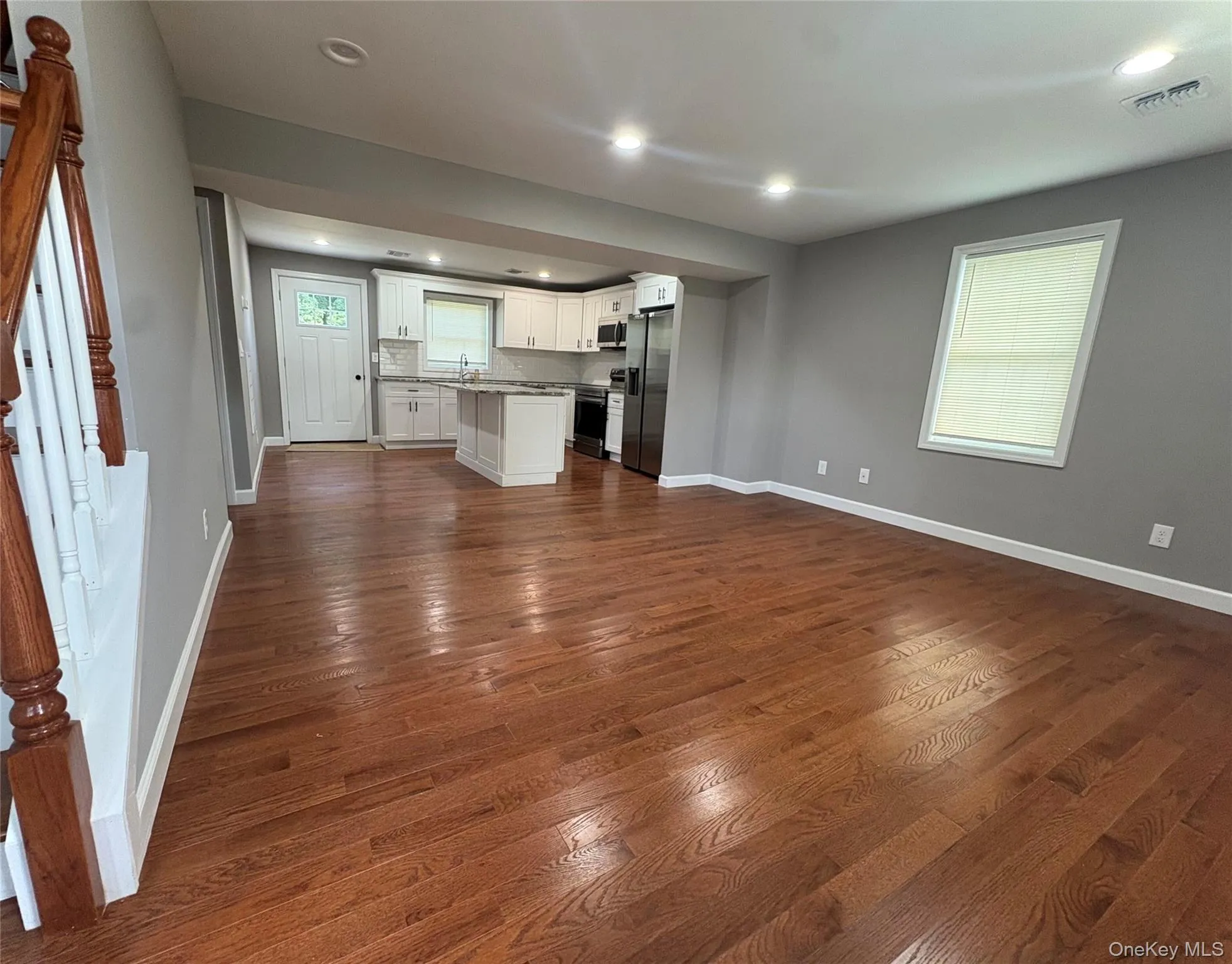 7 Lakeland Street, Islip, NY, 4 Bedrooms Bedrooms, 7 Rooms Rooms,2 BathroomsBathrooms,Residential,For Rent,Lakeland,0,1040915 7 Lakeland Street, Islip, NY, 4 Bedrooms Bedrooms, 7 Rooms Rooms,2 BathroomsBathrooms,Residential,For Rent,Lakeland,0,1040915