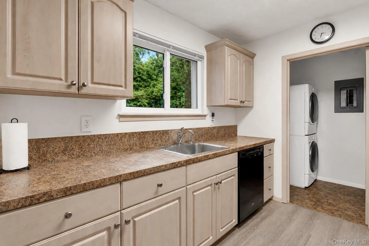 236 Springmeadow Drive, Islip, NY, 2 Bedrooms Bedrooms, 6 Rooms Rooms,1 BathroomBathrooms,Residential,For Rent,Springmeadow,0,1040917 236 Springmeadow Drive, Islip, NY, 2 Bedrooms Bedrooms, 6 Rooms Rooms,1 BathroomBathrooms,Residential,For Rent,Springmeadow,0,1040917