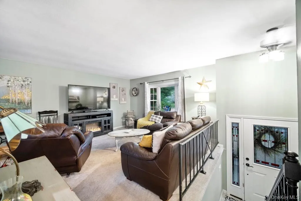 56 Riina Road, Mamakating, NY, 3 Bedrooms Bedrooms, 10 Rooms Rooms,1 BathroomBathrooms,Residential,For Rent,Riina,0,1040920 56 Riina Road, Mamakating, NY, 3 Bedrooms Bedrooms, 10 Rooms Rooms,1 BathroomBathrooms,Residential,For Rent,Riina,0,1040920
