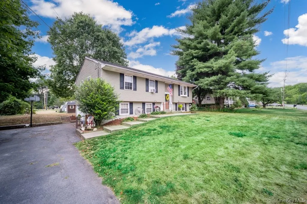 56 Riina Road, Mamakating, NY, 3 Bedrooms Bedrooms, 10 Rooms Rooms,1 BathroomBathrooms,Residential,For Rent,Riina,0,1040920 56 Riina Road, Mamakating, NY, 3 Bedrooms Bedrooms, 10 Rooms Rooms,1 BathroomBathrooms,Residential,For Rent,Riina,0,1040920
