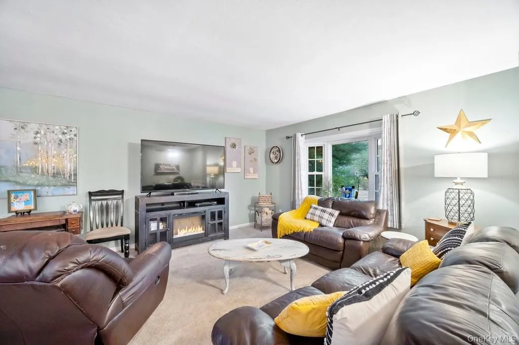 56 Riina Road, Mamakating, NY, 3 Bedrooms Bedrooms, 10 Rooms Rooms,1 BathroomBathrooms,Residential,For Rent,Riina,0,1040920 56 Riina Road, Mamakating, NY, 3 Bedrooms Bedrooms, 10 Rooms Rooms,1 BathroomBathrooms,Residential,For Rent,Riina,0,1040920