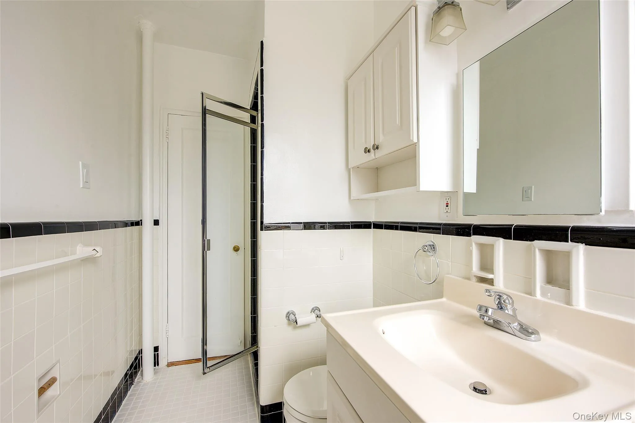 76-36 113th Street, New York, NY, 2 Bedrooms Bedrooms, 5 Rooms Rooms,1 BathroomBathrooms,Residential,For Rent,113th,0,1040921 76-36 113th Street, New York, NY, 2 Bedrooms Bedrooms, 5 Rooms Rooms,1 BathroomBathrooms,Residential,For Rent,113th,0,1040921