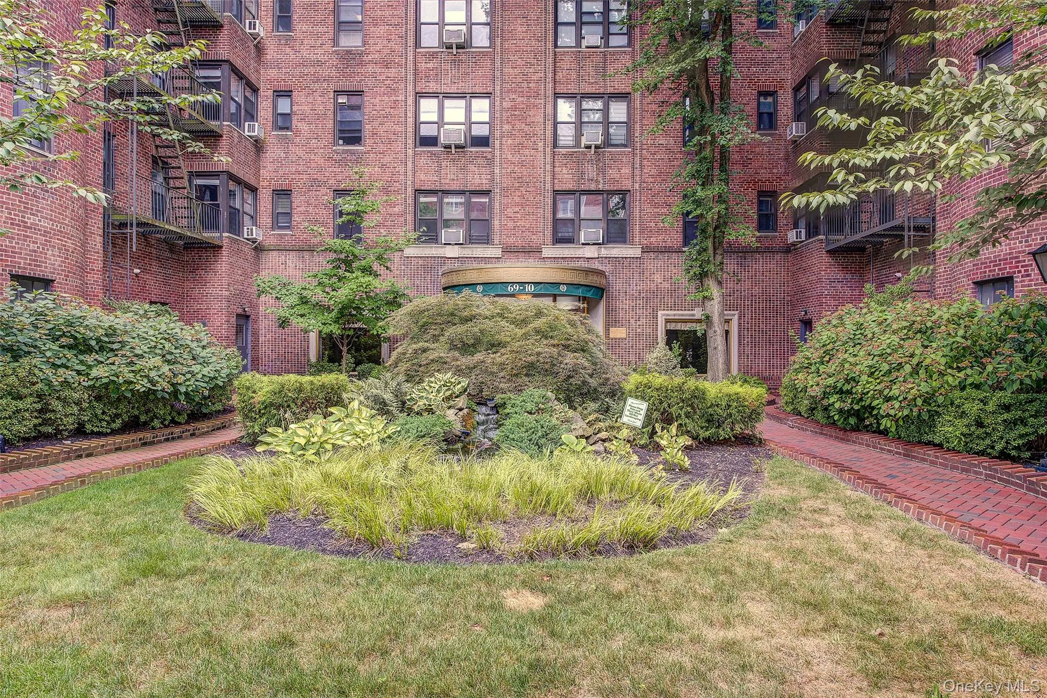 69-10 Yellowstone Boulevard, New York, NY, 1 Bedroom Bedrooms, 4 Rooms Rooms,1 BathroomBathrooms,Residential,For Rent,Yellowstone,0,1040922 69-10 Yellowstone Boulevard, New York, NY, 1 Bedroom Bedrooms, 4 Rooms Rooms,1 BathroomBathrooms,Residential,For Rent,Yellowstone,0,1040922