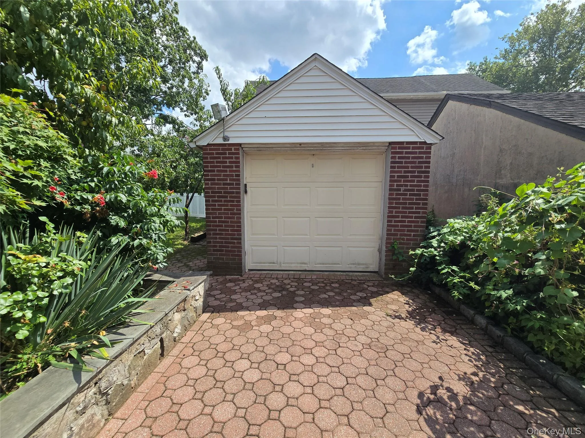 190 Bryant Avenue, North Hempstead, NY, 2 Bedrooms Bedrooms, 5 Rooms Rooms,1 BathroomBathrooms,Residential Lease,For Rent,Bryant,0,1040927 190 Bryant Avenue, North Hempstead, NY, 2 Bedrooms Bedrooms, 5 Rooms Rooms,1 BathroomBathrooms,Residential Lease,For Rent,Bryant,0,1040927