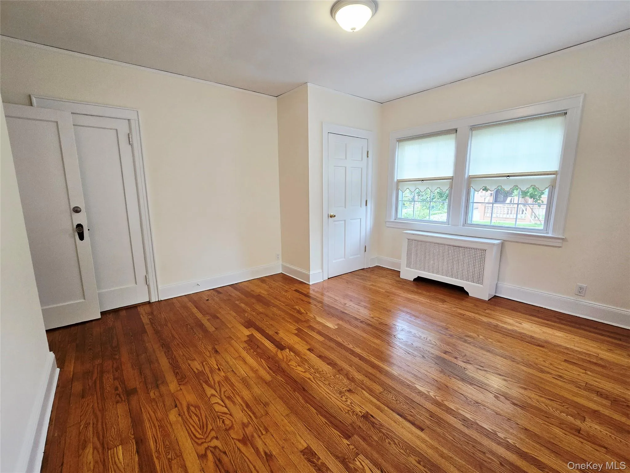 190 Bryant Avenue, North Hempstead, NY, 2 Bedrooms Bedrooms, 5 Rooms Rooms,1 BathroomBathrooms,Residential Lease,For Rent,Bryant,0,1040927 190 Bryant Avenue, North Hempstead, NY, 2 Bedrooms Bedrooms, 5 Rooms Rooms,1 BathroomBathrooms,Residential Lease,For Rent,Bryant,0,1040927