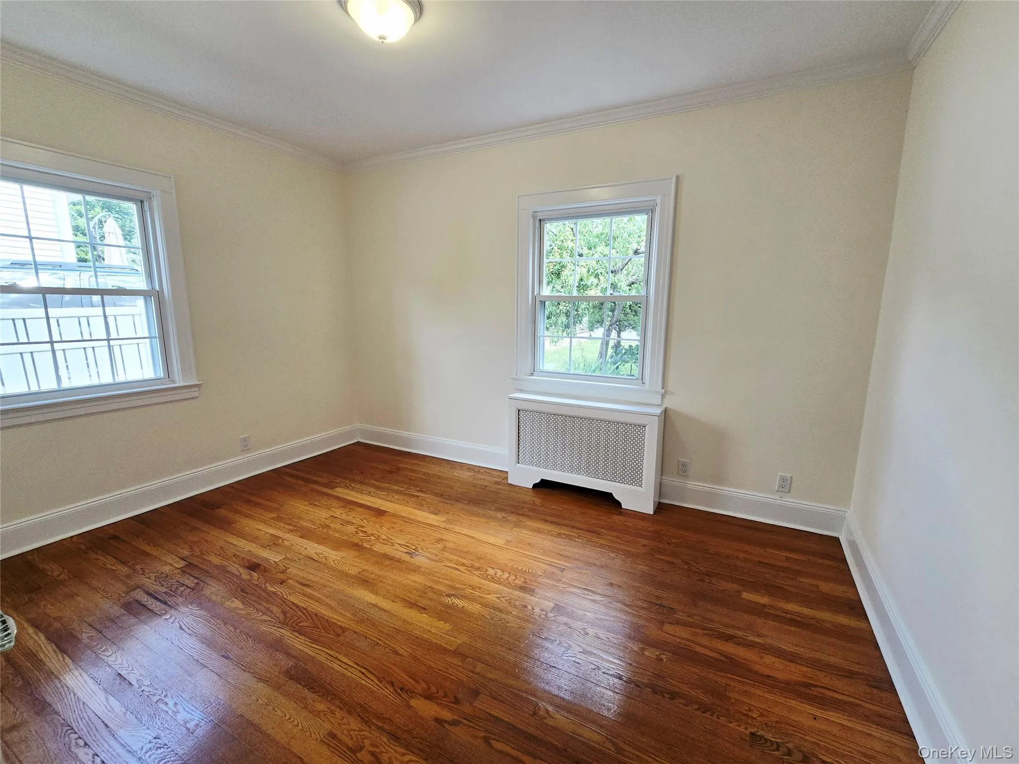 190 Bryant Avenue, North Hempstead, NY, 2 Bedrooms Bedrooms, 5 Rooms Rooms,1 BathroomBathrooms,Residential Lease,For Rent,Bryant,0,1040927 190 Bryant Avenue, North Hempstead, NY, 2 Bedrooms Bedrooms, 5 Rooms Rooms,1 BathroomBathrooms,Residential Lease,For Rent,Bryant,0,1040927