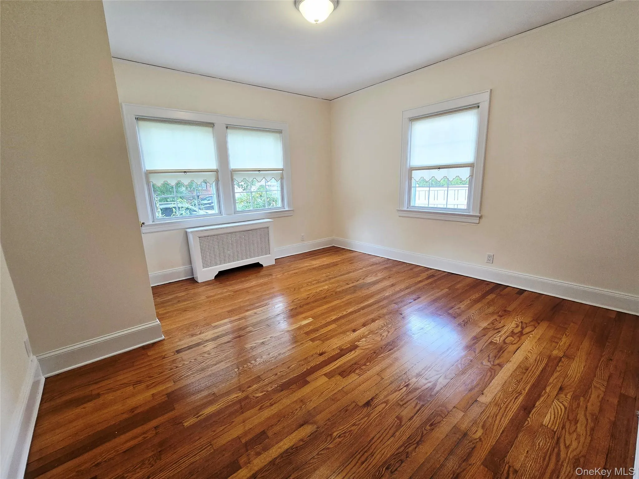 190 Bryant Avenue, North Hempstead, NY, 2 Bedrooms Bedrooms, 5 Rooms Rooms,1 BathroomBathrooms,Residential Lease,For Rent,Bryant,0,1040927 190 Bryant Avenue, North Hempstead, NY, 2 Bedrooms Bedrooms, 5 Rooms Rooms,1 BathroomBathrooms,Residential Lease,For Rent,Bryant,0,1040927