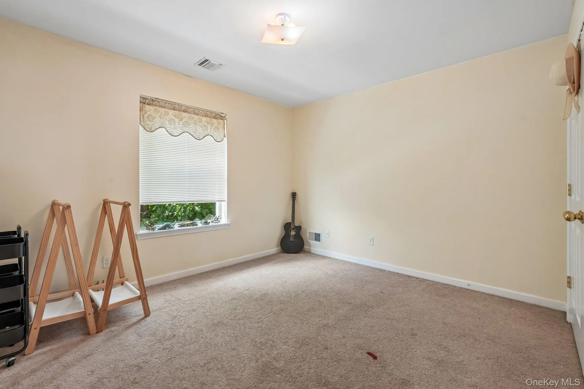 32 Maiden Lane, Goshen, NY, 4 Bedrooms Bedrooms, 7 Rooms Rooms,2 BathroomsBathrooms,Residential,For Rent,Maiden,0,1040928 32 Maiden Lane, Goshen, NY, 4 Bedrooms Bedrooms, 7 Rooms Rooms,2 BathroomsBathrooms,Residential,For Rent,Maiden,0,1040928