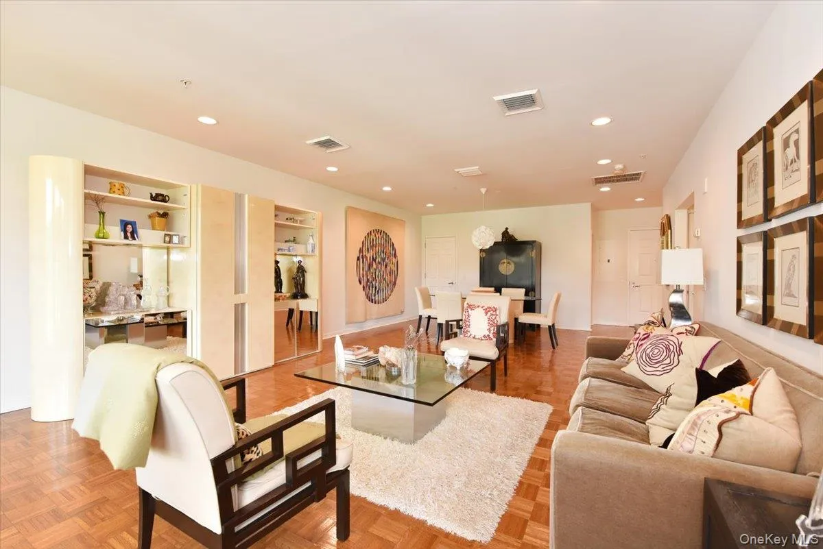 100 Harbor View Drive, North Hempstead, NY, 1 Bedroom Bedrooms, 4 Rooms Rooms,1 BathroomBathrooms,Residential,For Rent,Harbor View,0,1040936 100 Harbor View Drive, North Hempstead, NY, 1 Bedroom Bedrooms, 4 Rooms Rooms,1 BathroomBathrooms,Residential,For Rent,Harbor View,0,1040936