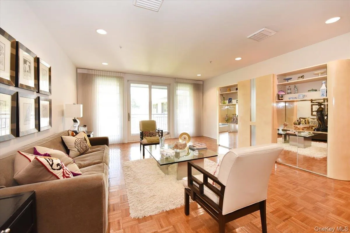 100 Harbor View Drive, North Hempstead, NY, 1 Bedroom Bedrooms, 4 Rooms Rooms,1 BathroomBathrooms,Residential,For Rent,Harbor View,0,1040936 100 Harbor View Drive, North Hempstead, NY, 1 Bedroom Bedrooms, 4 Rooms Rooms,1 BathroomBathrooms,Residential,For Rent,Harbor View,0,1040936