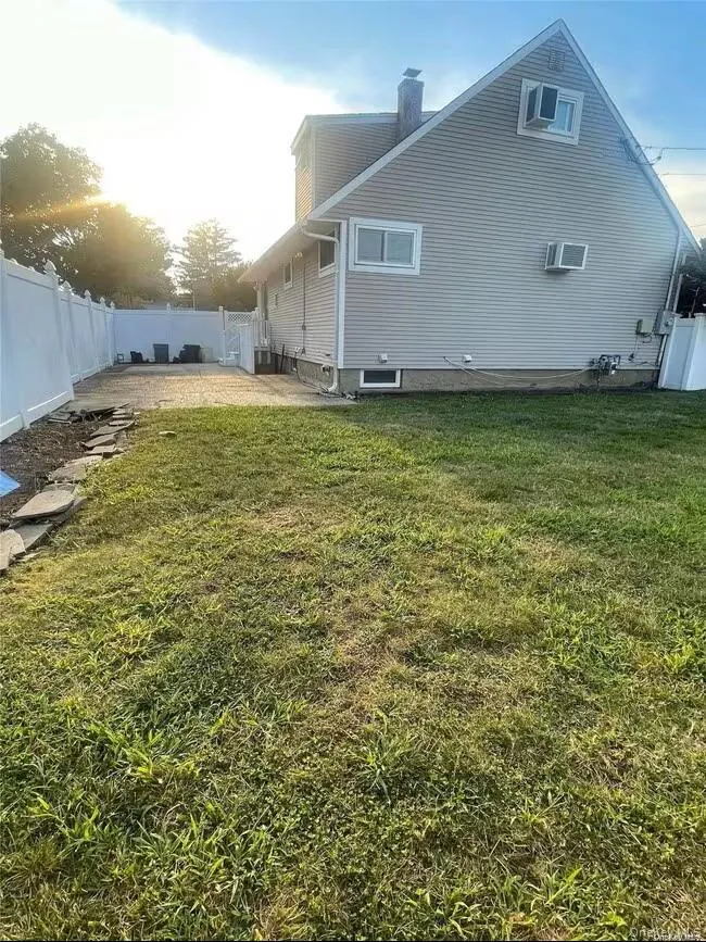 11 Ida Avenue, Oyster Bay, NY, 5 Bedrooms Bedrooms, 8 Rooms Rooms,3 BathroomsBathrooms,Residential Lease,For Rent,Ida,0,1040938 11 Ida Avenue, Oyster Bay, NY, 5 Bedrooms Bedrooms, 8 Rooms Rooms,3 BathroomsBathrooms,Residential Lease,For Rent,Ida,0,1040938