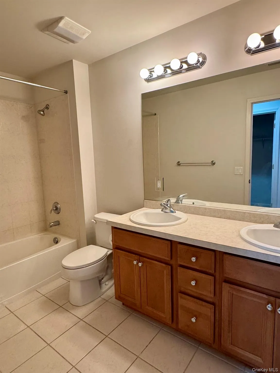 19 Putters Way, Wallkill, NY, 2 Bedrooms Bedrooms, 5 Rooms Rooms,2 BathroomsBathrooms,Residential Lease,For Rent,Putters,0,1040942 19 Putters Way, Wallkill, NY, 2 Bedrooms Bedrooms, 5 Rooms Rooms,2 BathroomsBathrooms,Residential Lease,For Rent,Putters,0,1040942
