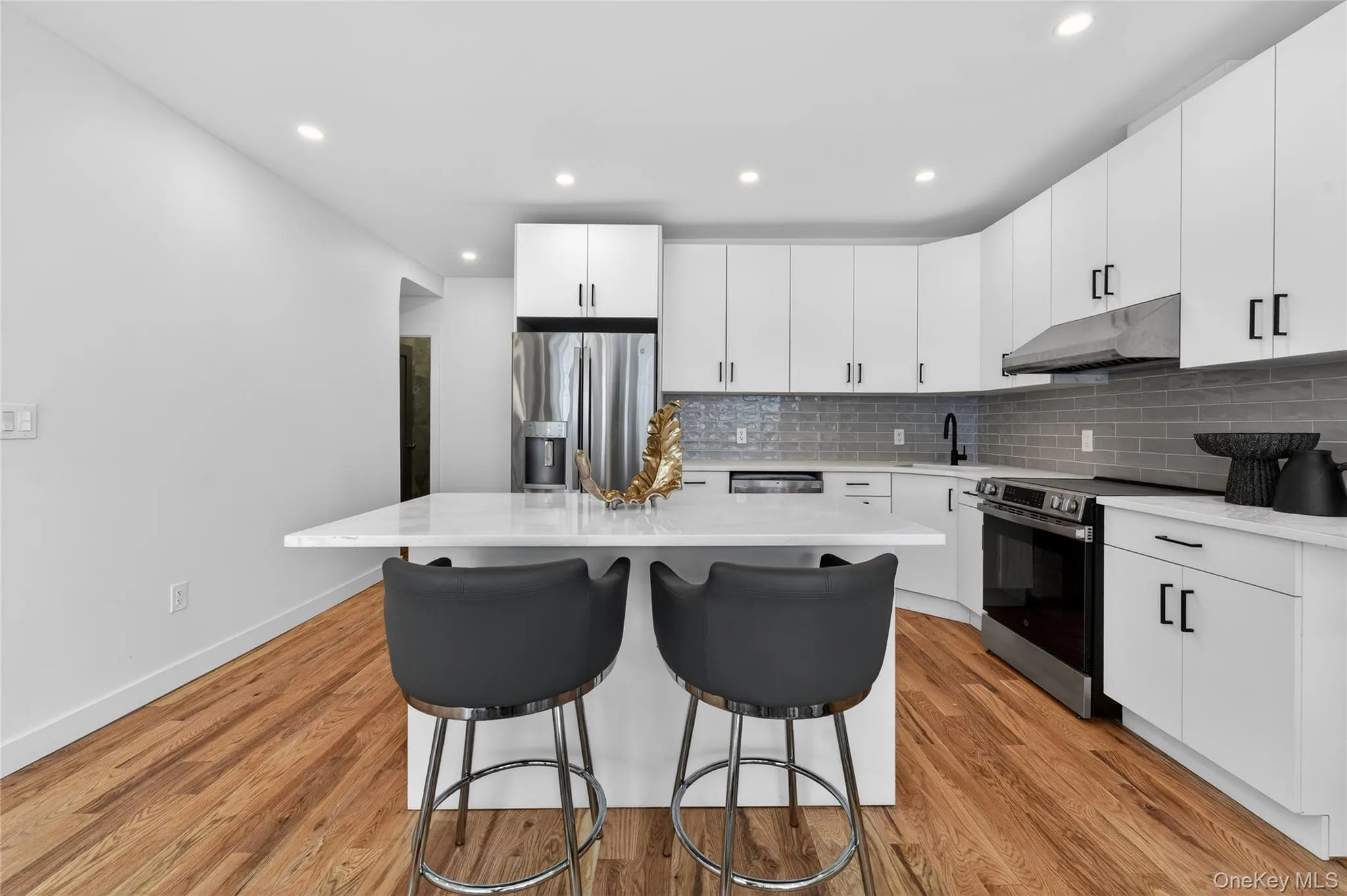 10817 35th Avenue, New York, NY, 4 Bedrooms Bedrooms, 11 Rooms Rooms,3 BathroomsBathrooms,Residential,For Rent,35th,0,1040944 10817 35th Avenue, New York, NY, 4 Bedrooms Bedrooms, 11 Rooms Rooms,3 BathroomsBathrooms,Residential,For Rent,35th,0,1040944