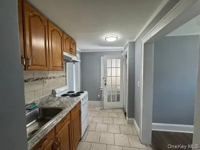 96 21st Street, Huntington, NY, 1 Bedroom Bedrooms, 4 Rooms Rooms,1 BathroomBathrooms,Residential Lease,For Rent,21st,0,1040947 96 21st Street, Huntington, NY, 1 Bedroom Bedrooms, 4 Rooms Rooms,1 BathroomBathrooms,Residential Lease,For Rent,21st,0,1040947