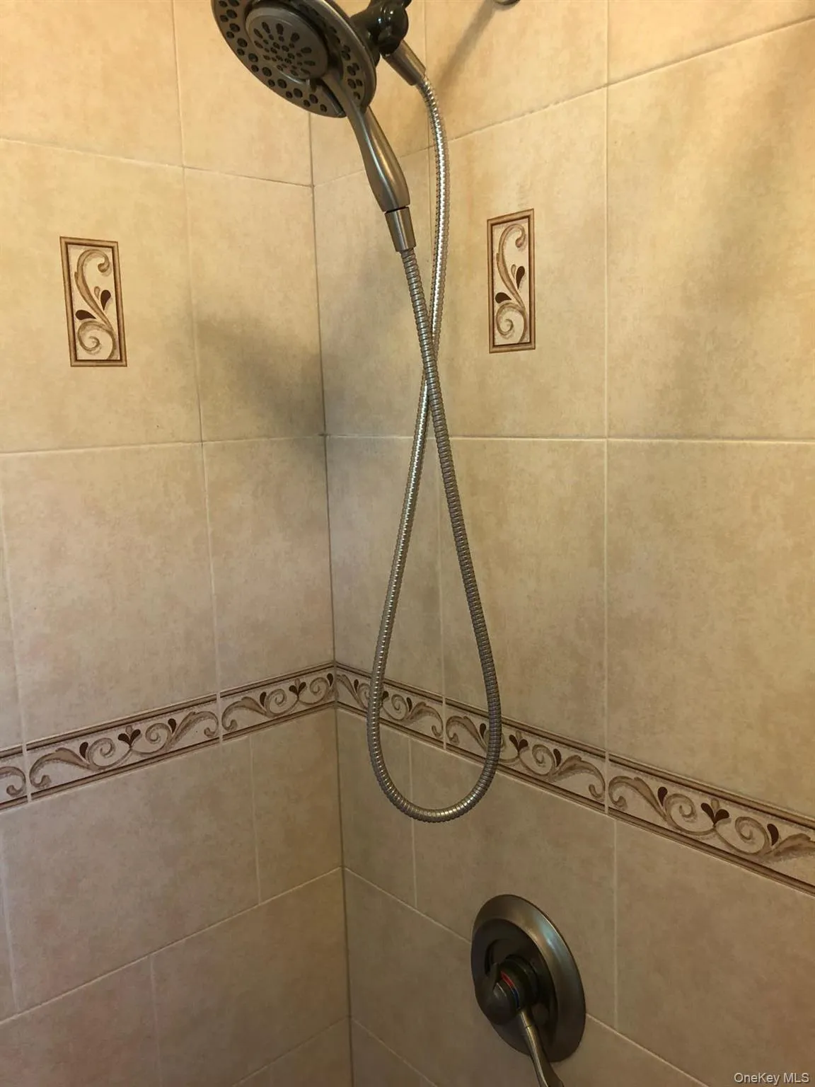8 Stonehenge Lane, Huntington, NY, 1 Bedroom Bedrooms, 3 Rooms Rooms,1 BathroomBathrooms,Residential Lease,For Rent,Stonehenge,0,1040949 8 Stonehenge Lane, Huntington, NY, 1 Bedroom Bedrooms, 3 Rooms Rooms,1 BathroomBathrooms,Residential Lease,For Rent,Stonehenge,0,1040949