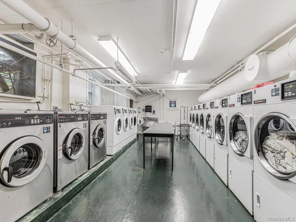 80 Knolls Crescent, New York, NY, 2 Bedrooms Bedrooms, 5 Rooms Rooms,1 BathroomBathrooms,Residential,For Rent,Knolls,0,1040953 80 Knolls Crescent, New York, NY, 2 Bedrooms Bedrooms, 5 Rooms Rooms,1 BathroomBathrooms,Residential,For Rent,Knolls,0,1040953