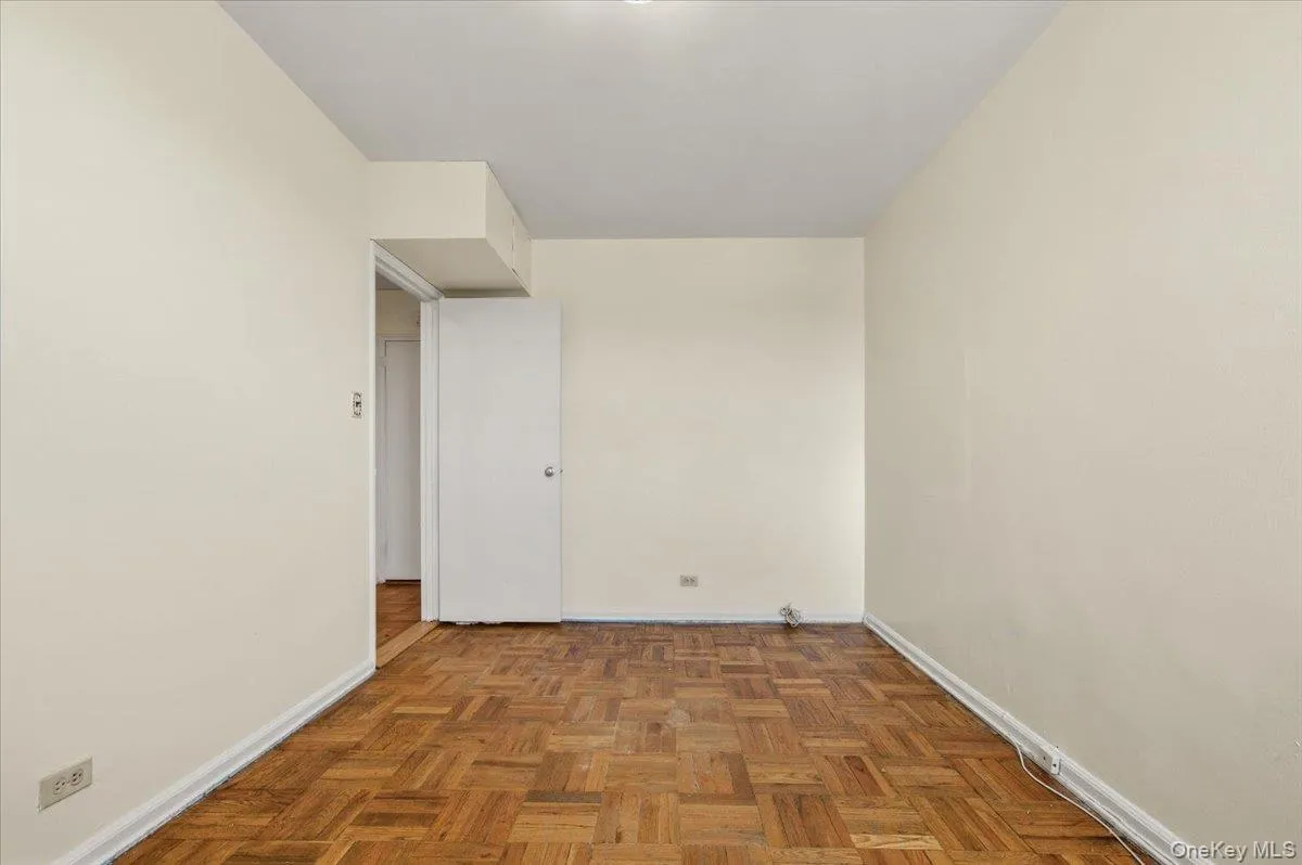 80 Knolls Crescent, New York, NY, 2 Bedrooms Bedrooms, 5 Rooms Rooms,1 BathroomBathrooms,Residential,For Rent,Knolls,0,1040953 80 Knolls Crescent, New York, NY, 2 Bedrooms Bedrooms, 5 Rooms Rooms,1 BathroomBathrooms,Residential,For Rent,Knolls,0,1040953