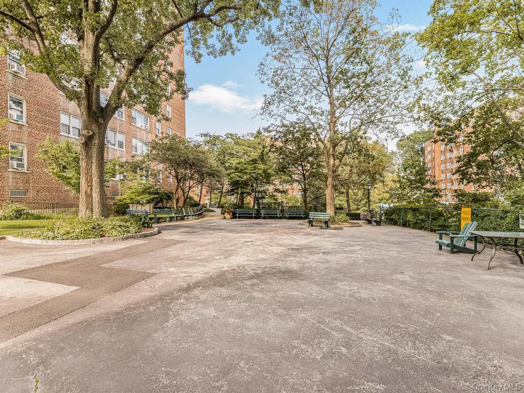 80 Knolls Crescent, New York, NY, 2 Bedrooms Bedrooms, 5 Rooms Rooms,1 BathroomBathrooms,Residential,For Rent,Knolls,0,1040953 80 Knolls Crescent, New York, NY, 2 Bedrooms Bedrooms, 5 Rooms Rooms,1 BathroomBathrooms,Residential,For Rent,Knolls,0,1040953