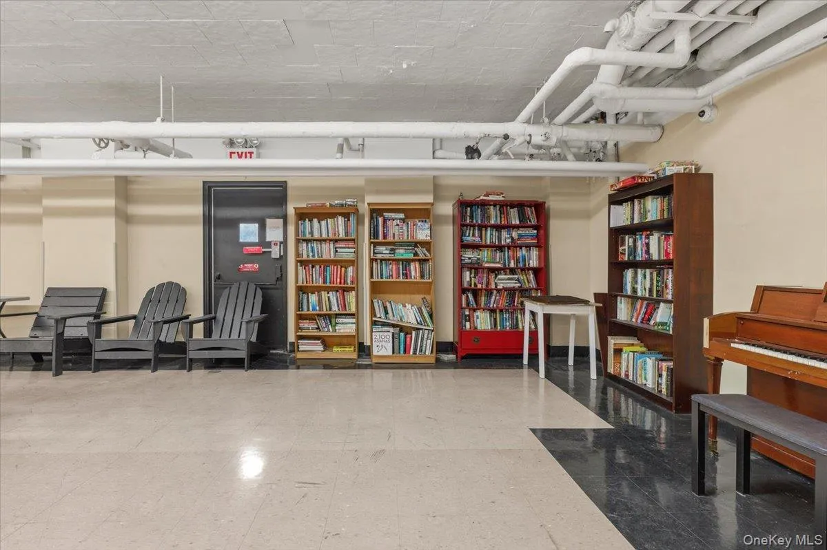 80 Knolls Crescent, New York, NY, 2 Bedrooms Bedrooms, 5 Rooms Rooms,1 BathroomBathrooms,Residential,For Rent,Knolls,0,1040953 80 Knolls Crescent, New York, NY, 2 Bedrooms Bedrooms, 5 Rooms Rooms,1 BathroomBathrooms,Residential,For Rent,Knolls,0,1040953