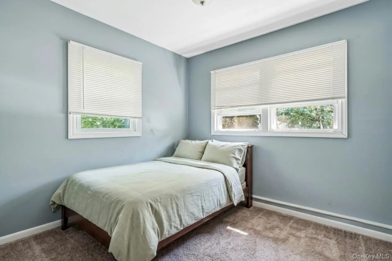 153 Huntington Crossway, Southampton, New York 11932
