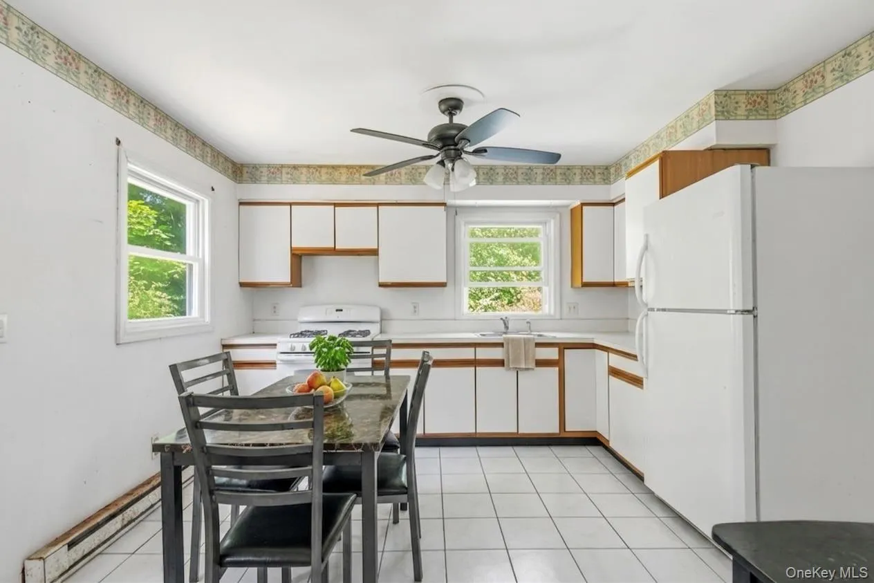 153 Huntington Crossway, Southampton, New York 11932