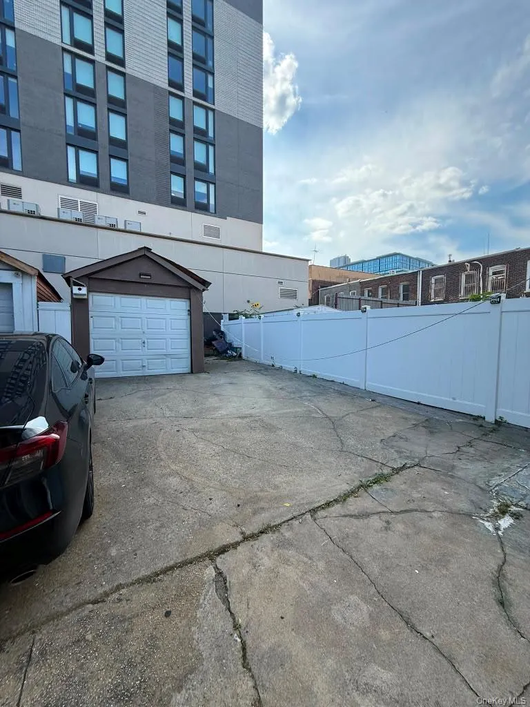 Garage Garage