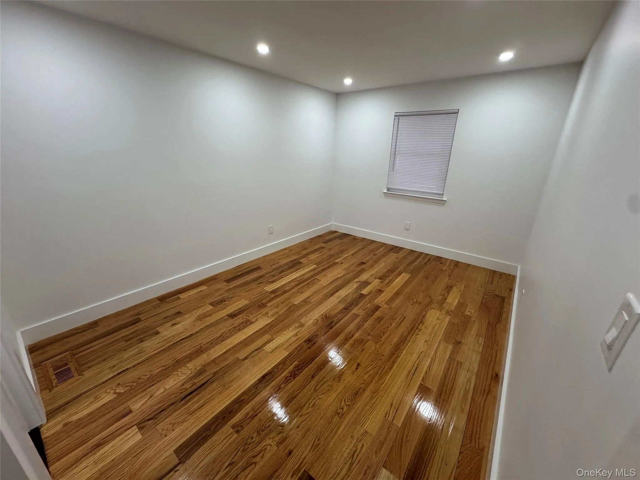 222-19 141st Avenue, New York, NY, 3 Bedroom Bedrooms, 5 Room Rooms,2 BathroomBathrooms,Residential Lease,For Rent,141st,0,1040962 222-19 141st Avenue, New York, NY, 3 Bedroom Bedrooms, 5 Room Rooms,2 BathroomBathrooms,Residential Lease,For Rent,141st,0,1040962