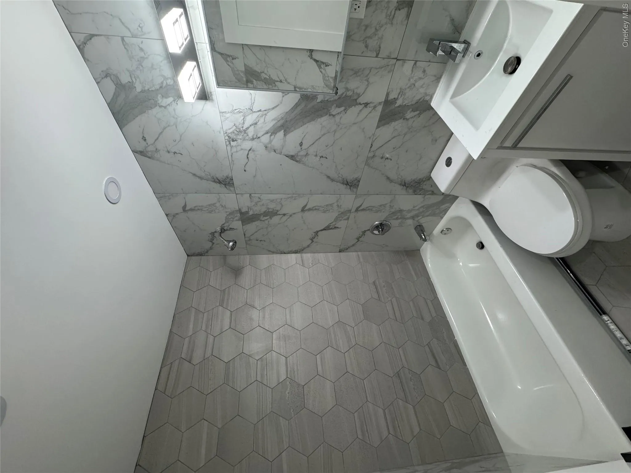 222-19 141st Avenue, New York, NY, 3 Bedroom Bedrooms, 5 Room Rooms,2 BathroomBathrooms,Residential Lease,For Rent,141st,0,1040962 222-19 141st Avenue, New York, NY, 3 Bedroom Bedrooms, 5 Room Rooms,2 BathroomBathrooms,Residential Lease,For Rent,141st,0,1040962