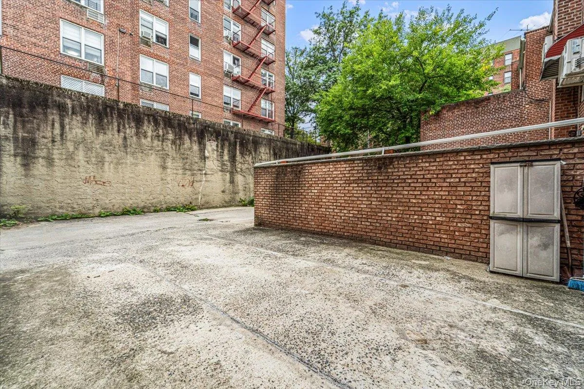 150-06 78th Road, New York, NY, 3 Bedrooms Bedrooms, 8 Rooms Rooms,1 BathroomBathrooms,Residential Lease,For Rent,78th,0,1040964 150-06 78th Road, New York, NY, 3 Bedrooms Bedrooms, 8 Rooms Rooms,1 BathroomBathrooms,Residential Lease,For Rent,78th,0,1040964