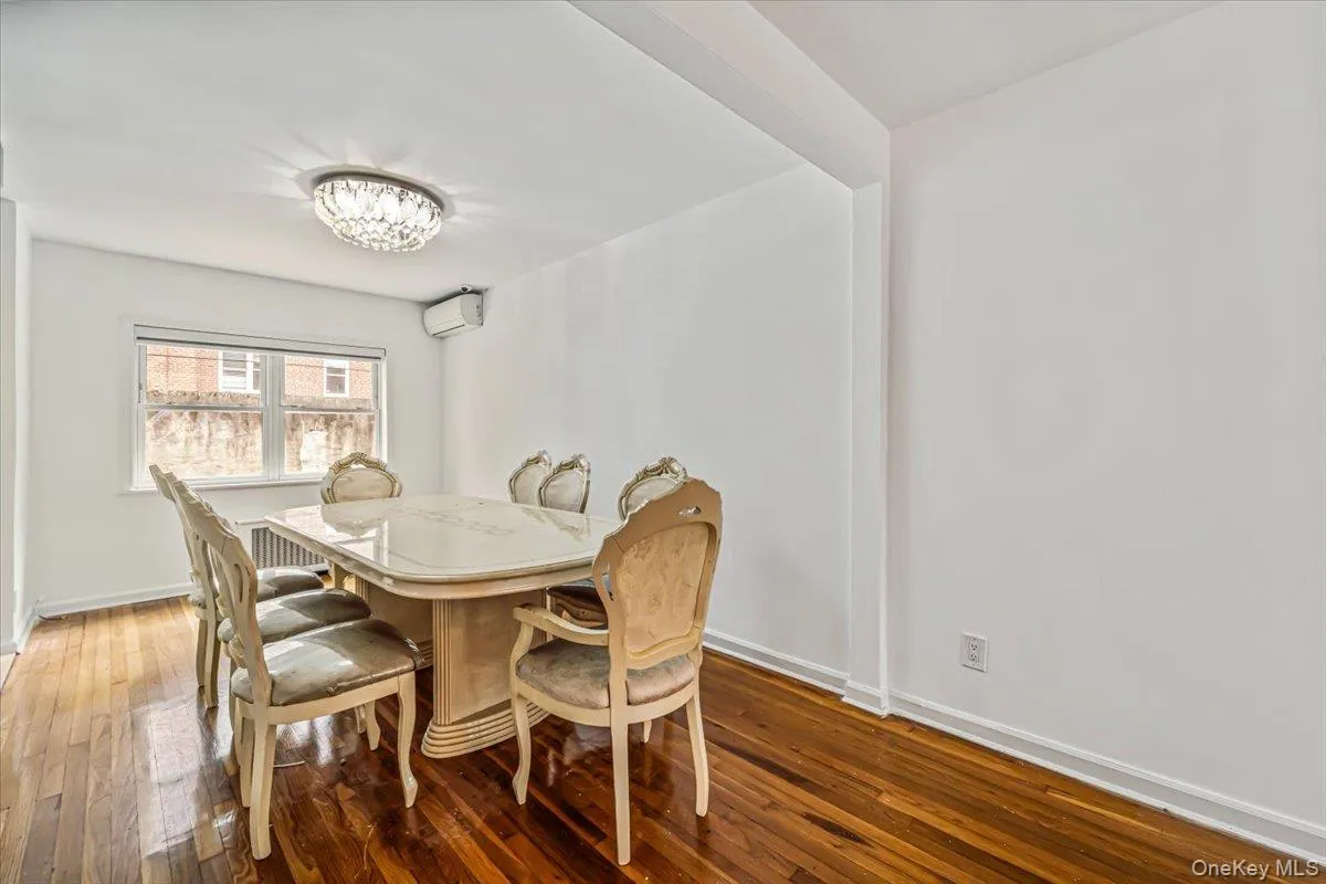150-06 78th Road, New York, NY, 3 Bedrooms Bedrooms, 8 Rooms Rooms,1 BathroomBathrooms,Residential Lease,For Rent,78th,0,1040964 150-06 78th Road, New York, NY, 3 Bedrooms Bedrooms, 8 Rooms Rooms,1 BathroomBathrooms,Residential Lease,For Rent,78th,0,1040964