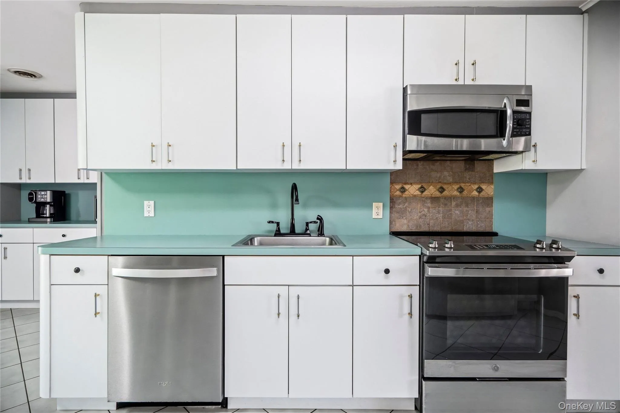 15 Parkwood Drive, Brookhaven, NY, 4 Bedrooms Bedrooms, 7 Rooms Rooms,2 BathroomsBathrooms,Residential,For Rent,Parkwood,0,1040965 15 Parkwood Drive, Brookhaven, NY, 4 Bedrooms Bedrooms, 7 Rooms Rooms,2 BathroomsBathrooms,Residential,For Rent,Parkwood,0,1040965