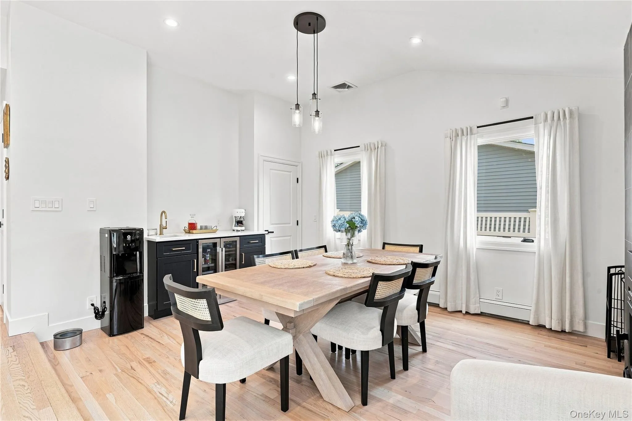 24 Alma Street, Islip, NY, 3 Bedrooms Bedrooms, 6 Rooms Rooms,3 BathroomsBathrooms,Residential,For Rent,Alma,0,1040973 24 Alma Street, Islip, NY, 3 Bedrooms Bedrooms, 6 Rooms Rooms,3 BathroomsBathrooms,Residential,For Rent,Alma,0,1040973