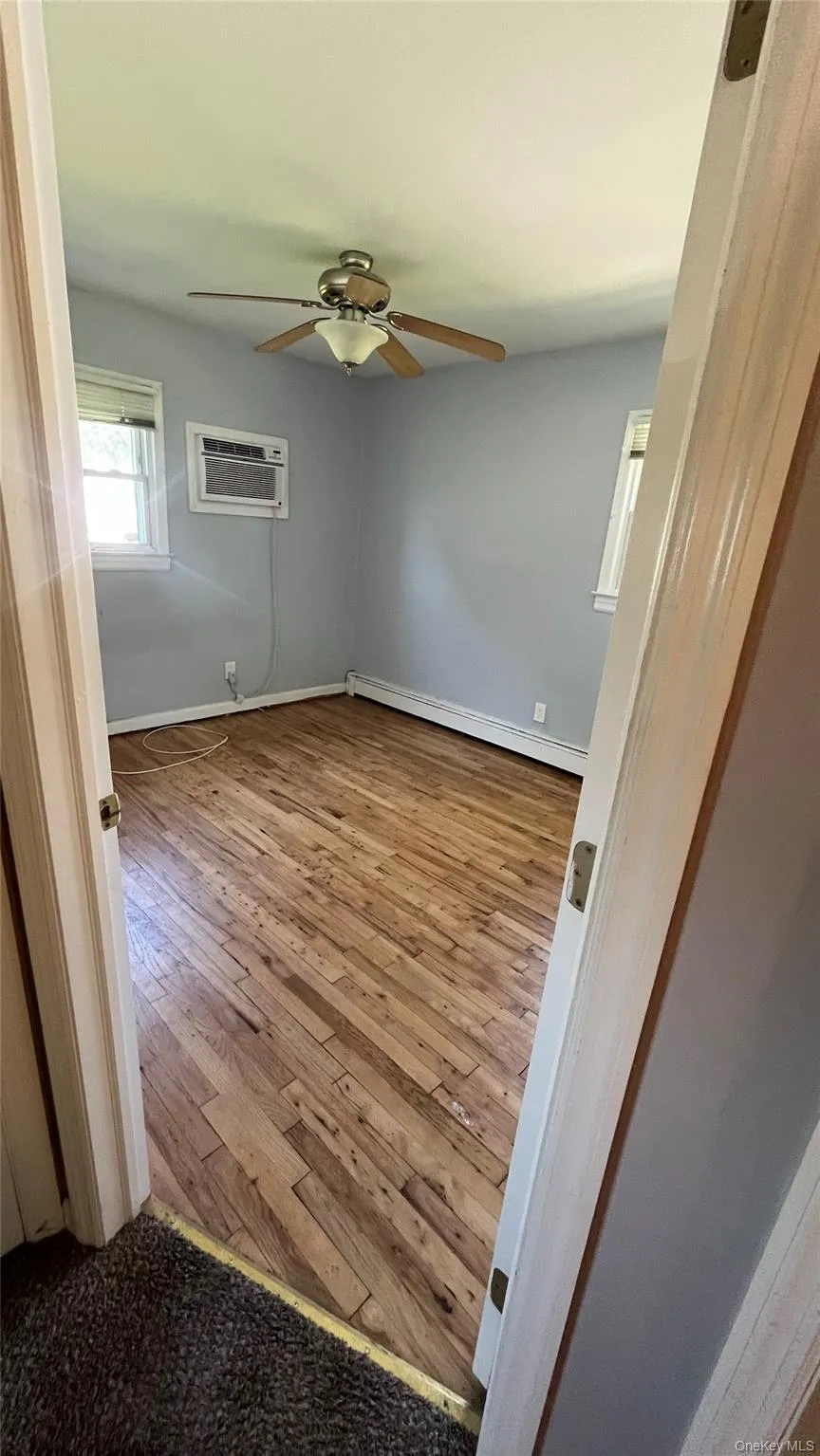 23 Pine Street, Islip, NY, 3 Bedrooms Bedrooms, 6 Rooms Rooms,1 BathroomBathrooms,Residential,For Rent,Pine,0,1040975 23 Pine Street, Islip, NY, 3 Bedrooms Bedrooms, 6 Rooms Rooms,1 BathroomBathrooms,Residential,For Rent,Pine,0,1040975