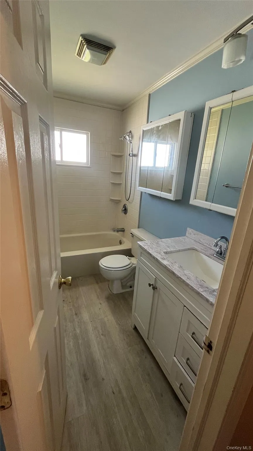 23 Pine Street, Islip, NY, 3 Bedrooms Bedrooms, 6 Rooms Rooms,1 BathroomBathrooms,Residential,For Rent,Pine,0,1040975 23 Pine Street, Islip, NY, 3 Bedrooms Bedrooms, 6 Rooms Rooms,1 BathroomBathrooms,Residential,For Rent,Pine,0,1040975