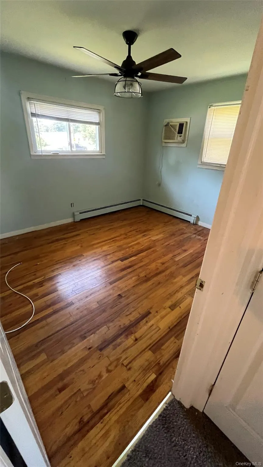 23 Pine Street, Islip, NY, 3 Bedrooms Bedrooms, 6 Rooms Rooms,1 BathroomBathrooms,Residential,For Rent,Pine,0,1040975 23 Pine Street, Islip, NY, 3 Bedrooms Bedrooms, 6 Rooms Rooms,1 BathroomBathrooms,Residential,For Rent,Pine,0,1040975