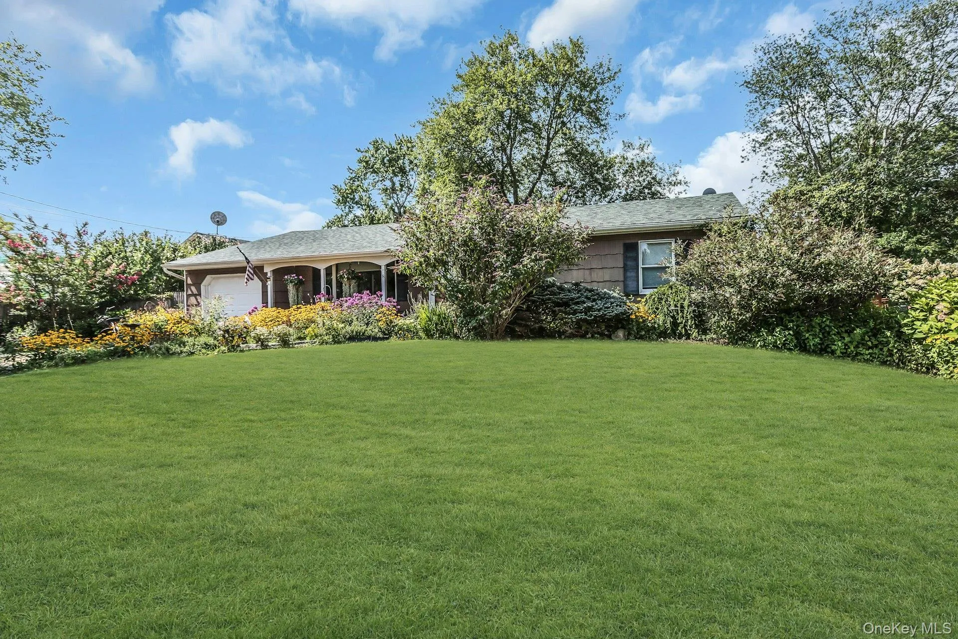 8 Baymens Court, Islip, NY, 3 Bedrooms Bedrooms, 6 Rooms Rooms,1 BathroomBathrooms,Residential,For Rent,Baymens,0,1040976 8 Baymens Court, Islip, NY, 3 Bedrooms Bedrooms, 6 Rooms Rooms,1 BathroomBathrooms,Residential,For Rent,Baymens,0,1040976