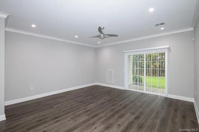 27 Sunlight Walk, Islip, NY, 2 Bedrooms Bedrooms, 5 Rooms Rooms,2 BathroomsBathrooms,Residential Lease,For Rent,Sunlight,0,1040978 27 Sunlight Walk, Islip, NY, 2 Bedrooms Bedrooms, 5 Rooms Rooms,2 BathroomsBathrooms,Residential Lease,For Rent,Sunlight,0,1040978