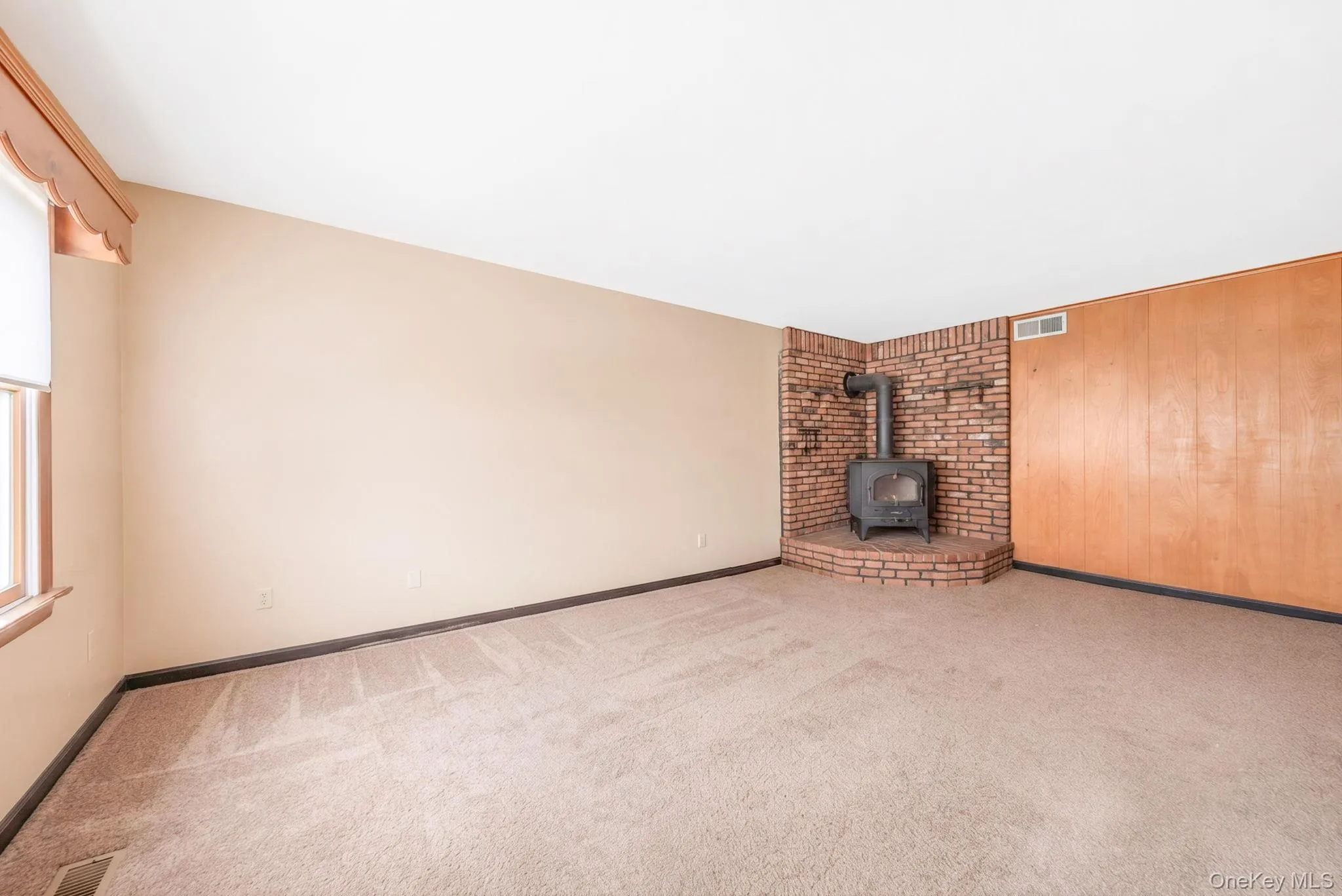 27 Old Farm Road, Hempstead, NY, 4 Bedrooms Bedrooms, 7 Rooms Rooms,1 BathroomBathrooms,Residential,For Rent,Old Farm,0,1040981 27 Old Farm Road, Hempstead, NY, 4 Bedrooms Bedrooms, 7 Rooms Rooms,1 BathroomBathrooms,Residential,For Rent,Old Farm,0,1040981