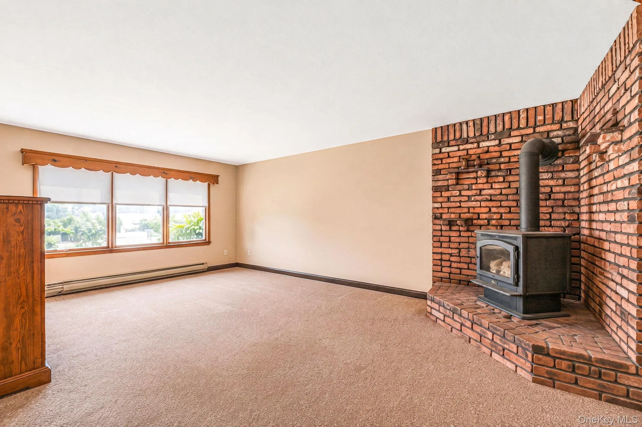 27 Old Farm Road, Hempstead, NY, 4 Bedrooms Bedrooms, 7 Rooms Rooms,1 BathroomBathrooms,Residential,For Rent,Old Farm,0,1040981 27 Old Farm Road, Hempstead, NY, 4 Bedrooms Bedrooms, 7 Rooms Rooms,1 BathroomBathrooms,Residential,For Rent,Old Farm,0,1040981