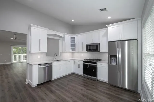 67 Sunlight Walk, Islip, NY, 2 Bedrooms Bedrooms, 5 Rooms Rooms,2 BathroomsBathrooms,Residential Lease,For Rent,Sunlight,0,1040982 67 Sunlight Walk, Islip, NY, 2 Bedrooms Bedrooms, 5 Rooms Rooms,2 BathroomsBathrooms,Residential Lease,For Rent,Sunlight,0,1040982