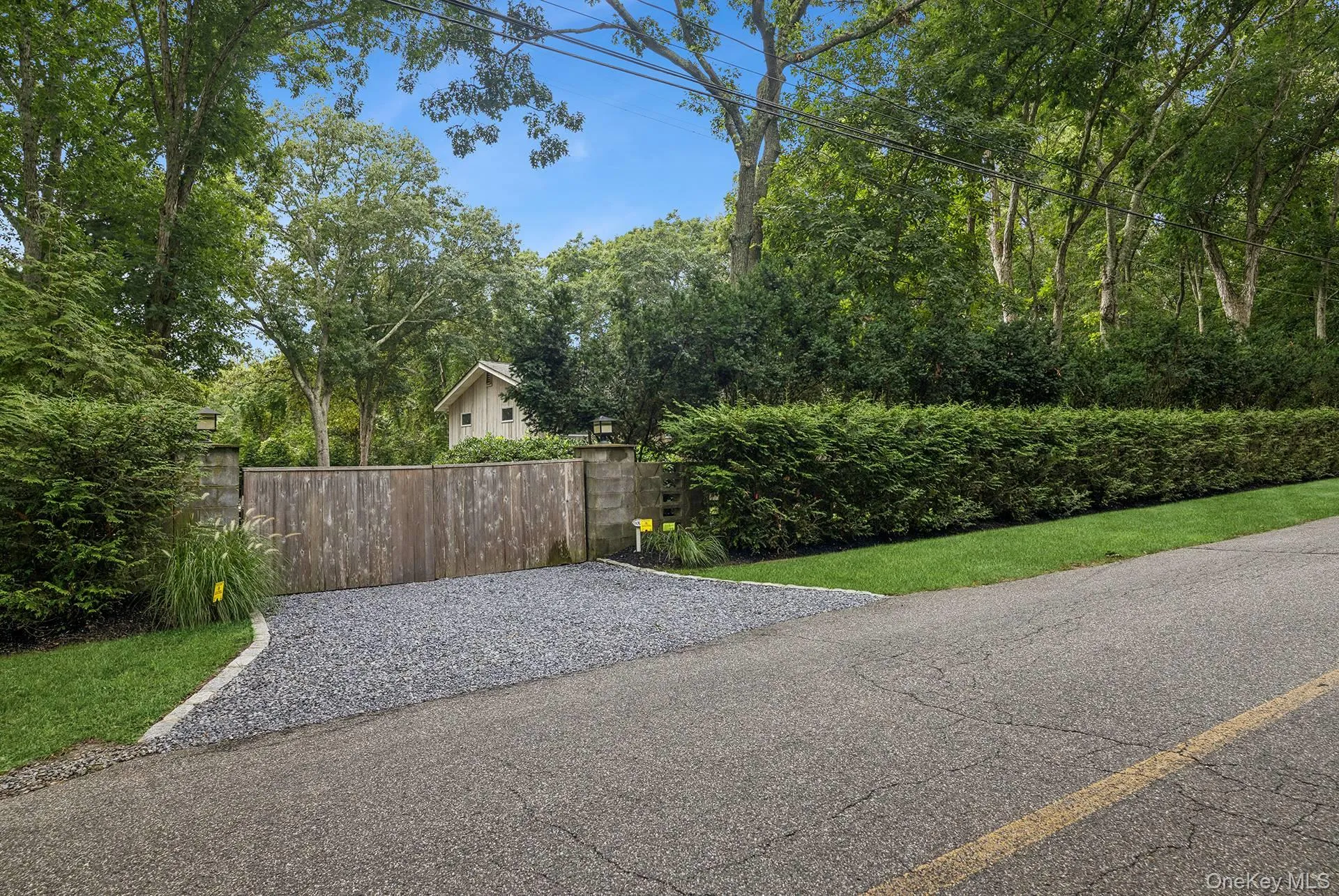 4 Lincoln Street, East Hampton, NY, 4 Bedrooms Bedrooms, 8 Rooms Rooms,3 BathroomsBathrooms,Residential,For Rent,Lincoln,0,1040984 4 Lincoln Street, East Hampton, NY, 4 Bedrooms Bedrooms, 8 Rooms Rooms,3 BathroomsBathrooms,Residential,For Rent,Lincoln,0,1040984