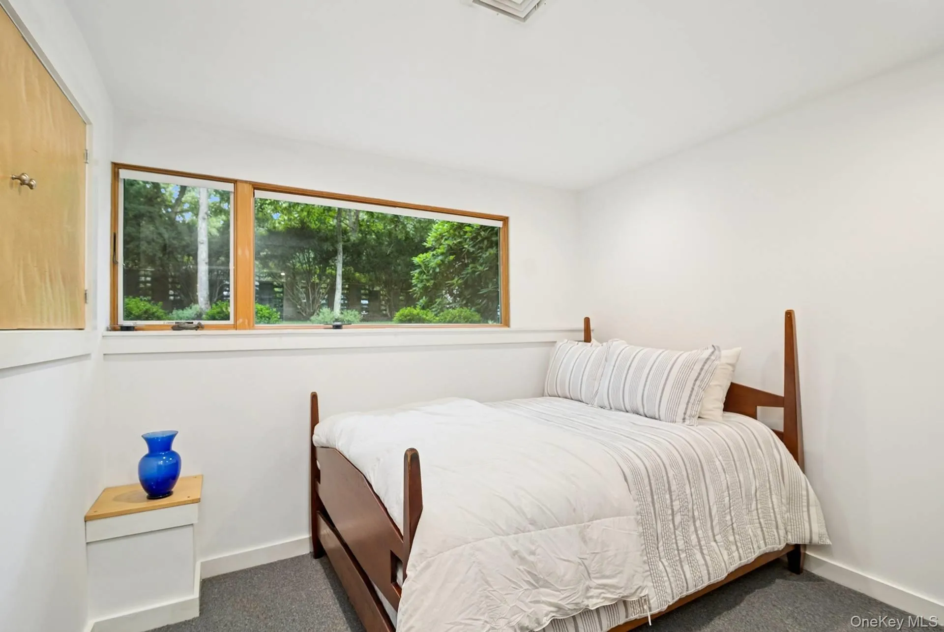 4 Lincoln Street, East Hampton, NY, 4 Bedrooms Bedrooms, 8 Rooms Rooms,3 BathroomsBathrooms,Residential,For Rent,Lincoln,0,1040984 4 Lincoln Street, East Hampton, NY, 4 Bedrooms Bedrooms, 8 Rooms Rooms,3 BathroomsBathrooms,Residential,For Rent,Lincoln,0,1040984