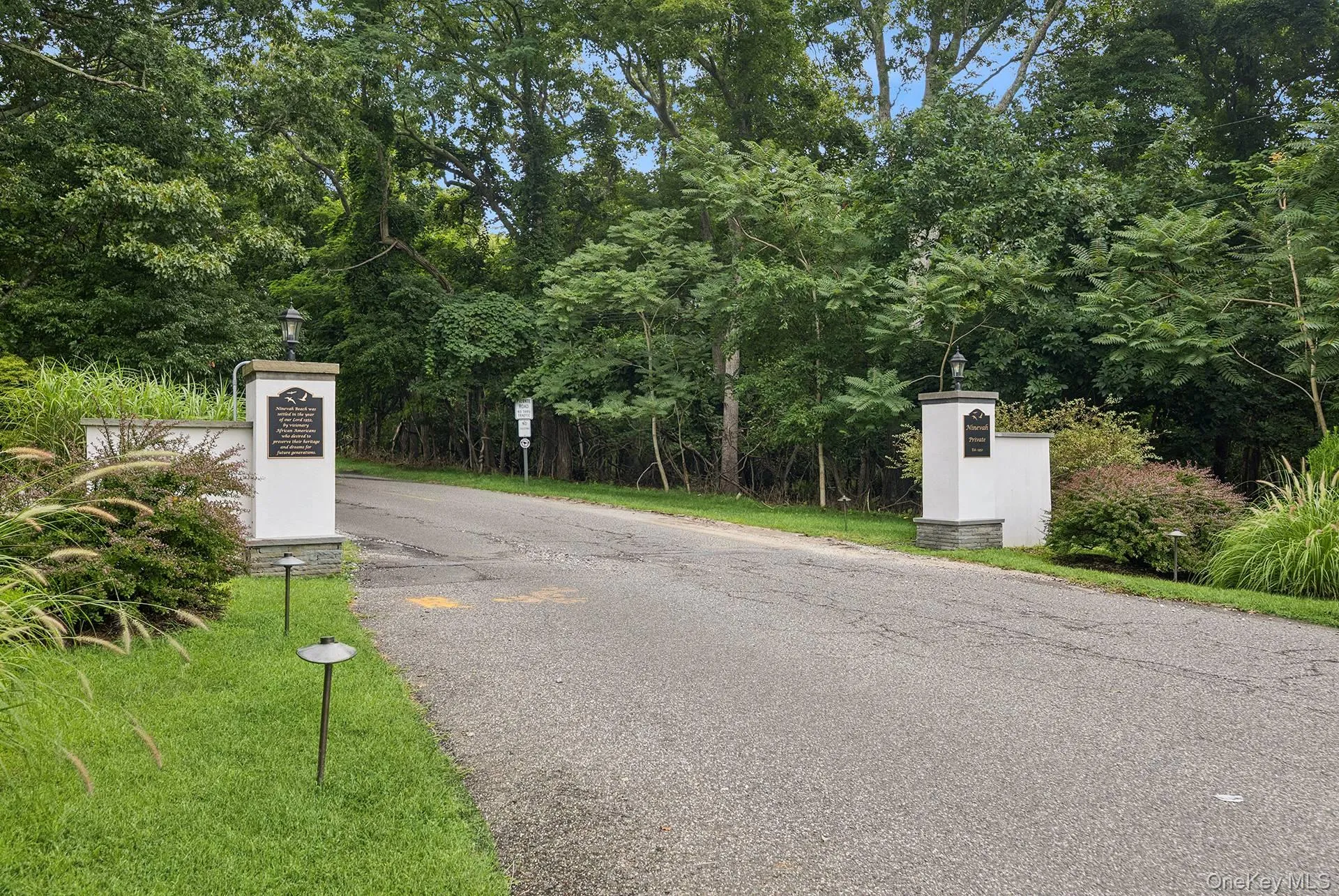 4 Lincoln Street, East Hampton, NY, 4 Bedrooms Bedrooms, 8 Rooms Rooms,3 BathroomsBathrooms,Residential,For Rent,Lincoln,0,1040984 4 Lincoln Street, East Hampton, NY, 4 Bedrooms Bedrooms, 8 Rooms Rooms,3 BathroomsBathrooms,Residential,For Rent,Lincoln,0,1040984