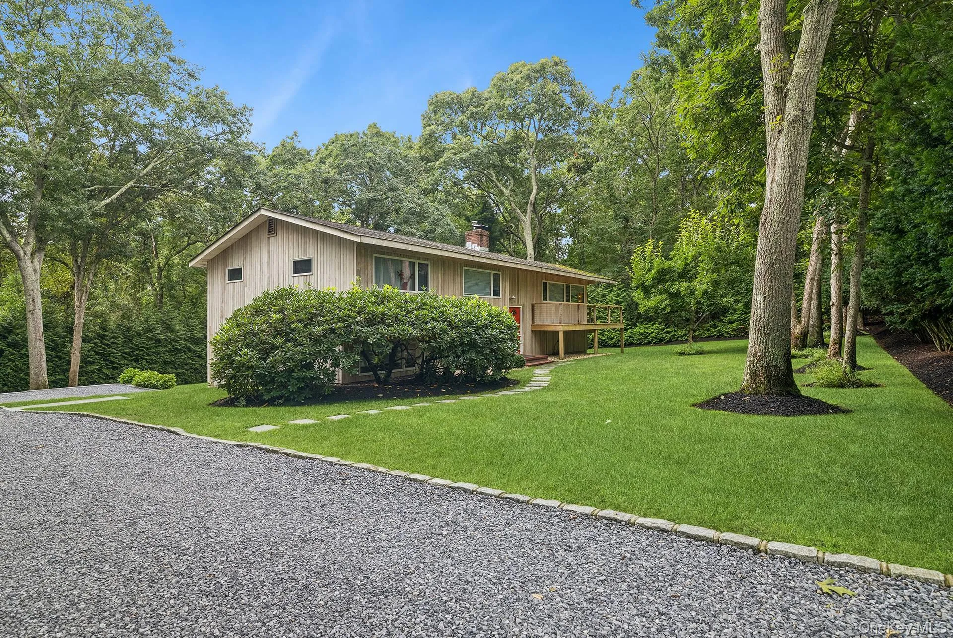4 Lincoln Street, East Hampton, NY, 4 Bedrooms Bedrooms, 8 Rooms Rooms,3 BathroomsBathrooms,Residential,For Rent,Lincoln,0,1040984 4 Lincoln Street, East Hampton, NY, 4 Bedrooms Bedrooms, 8 Rooms Rooms,3 BathroomsBathrooms,Residential,For Rent,Lincoln,0,1040984