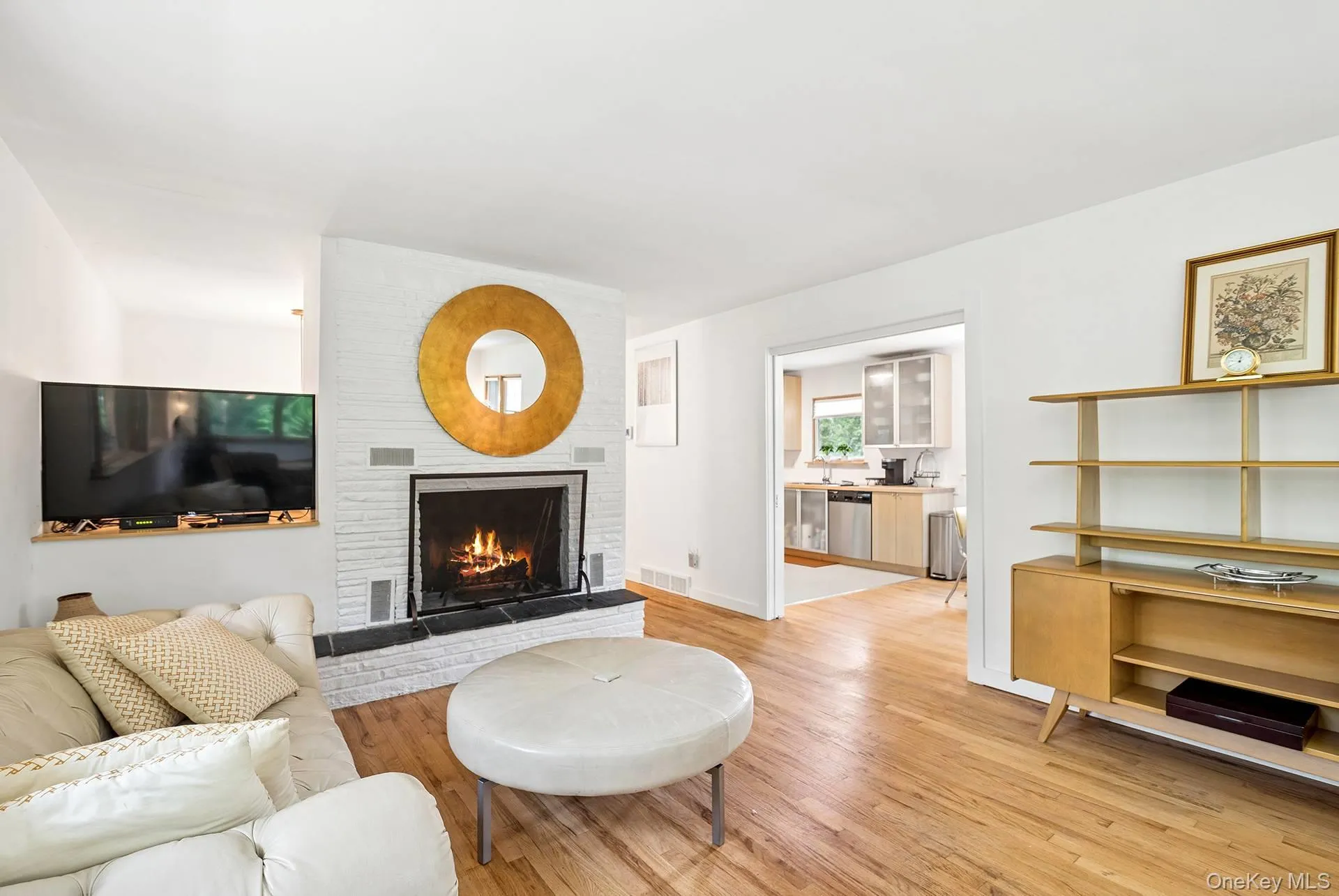 4 Lincoln Street, East Hampton, NY, 4 Bedrooms Bedrooms, 8 Rooms Rooms,3 BathroomsBathrooms,Residential,For Rent,Lincoln,0,1040984 4 Lincoln Street, East Hampton, NY, 4 Bedrooms Bedrooms, 8 Rooms Rooms,3 BathroomsBathrooms,Residential,For Rent,Lincoln,0,1040984