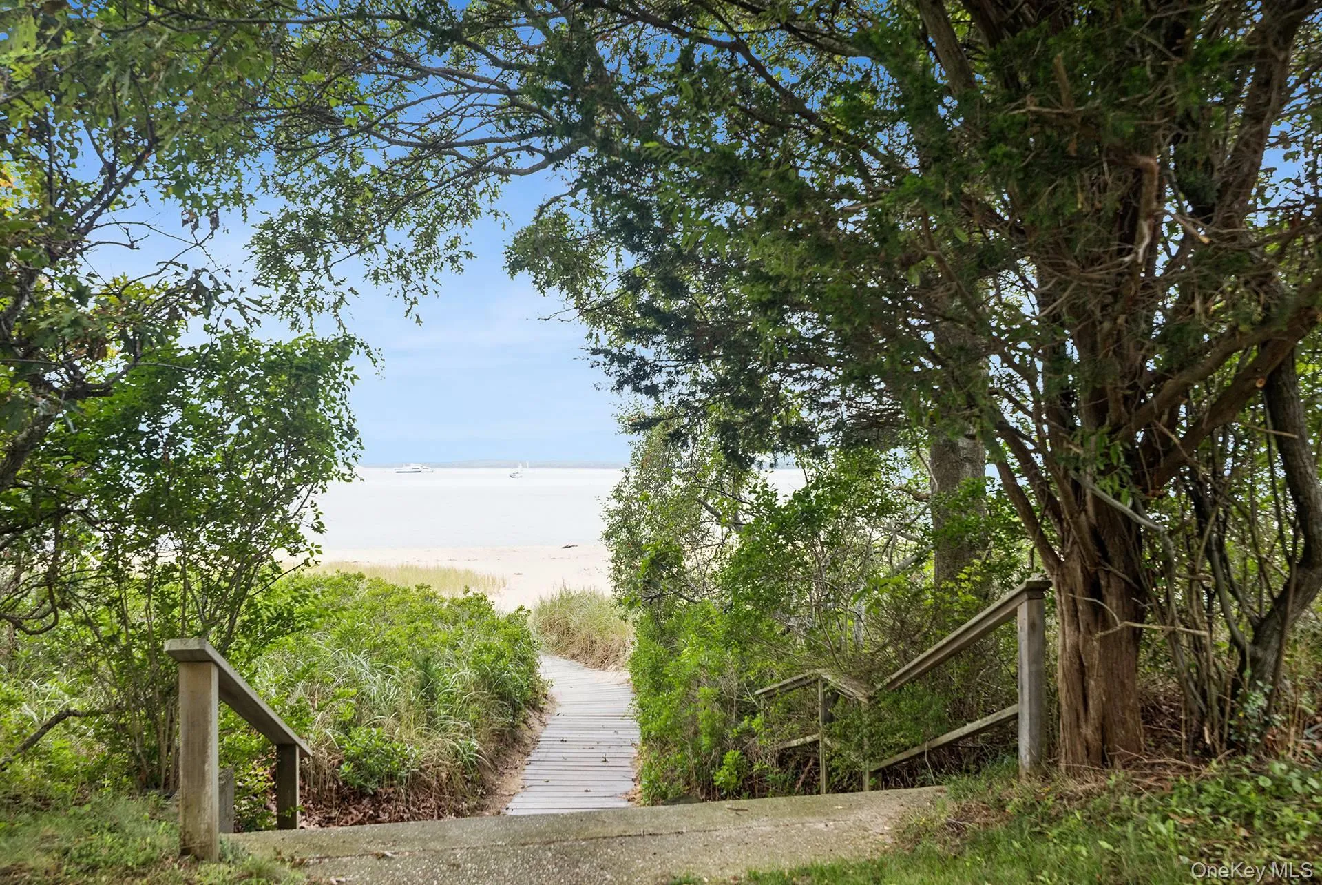 4 Lincoln Street, East Hampton, NY, 4 Bedrooms Bedrooms, 8 Rooms Rooms,3 BathroomsBathrooms,Residential,For Rent,Lincoln,0,1040984 4 Lincoln Street, East Hampton, NY, 4 Bedrooms Bedrooms, 8 Rooms Rooms,3 BathroomsBathrooms,Residential,For Rent,Lincoln,0,1040984