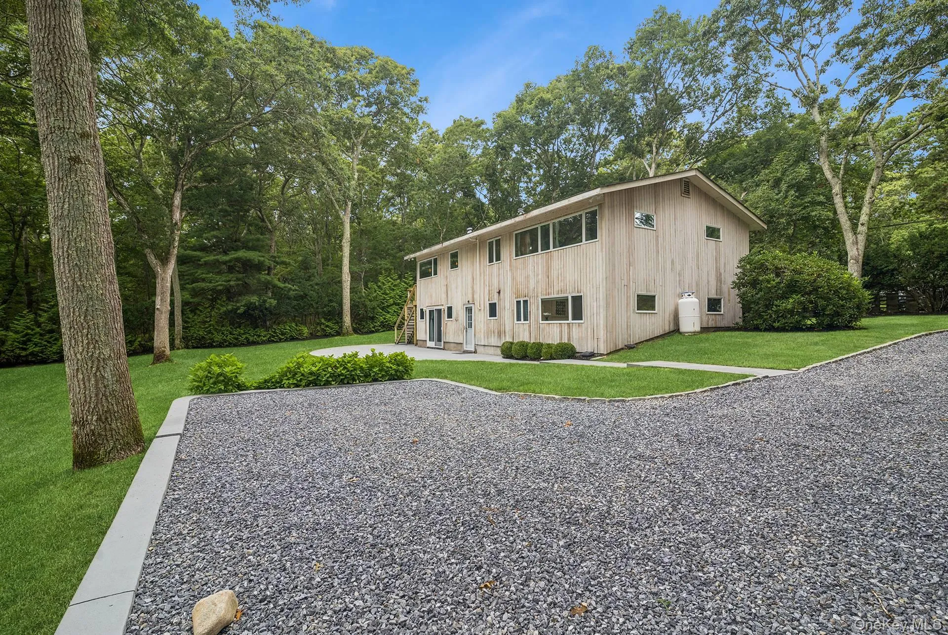 4 Lincoln Street, East Hampton, NY, 4 Bedrooms Bedrooms, 8 Rooms Rooms,3 BathroomsBathrooms,Residential,For Rent,Lincoln,0,1040984 4 Lincoln Street, East Hampton, NY, 4 Bedrooms Bedrooms, 8 Rooms Rooms,3 BathroomsBathrooms,Residential,For Rent,Lincoln,0,1040984
