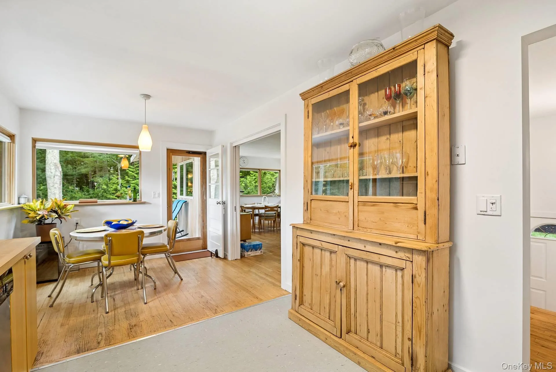 4 Lincoln Street, East Hampton, NY, 4 Bedrooms Bedrooms, 8 Rooms Rooms,3 BathroomsBathrooms,Residential,For Rent,Lincoln,0,1040984 4 Lincoln Street, East Hampton, NY, 4 Bedrooms Bedrooms, 8 Rooms Rooms,3 BathroomsBathrooms,Residential,For Rent,Lincoln,0,1040984