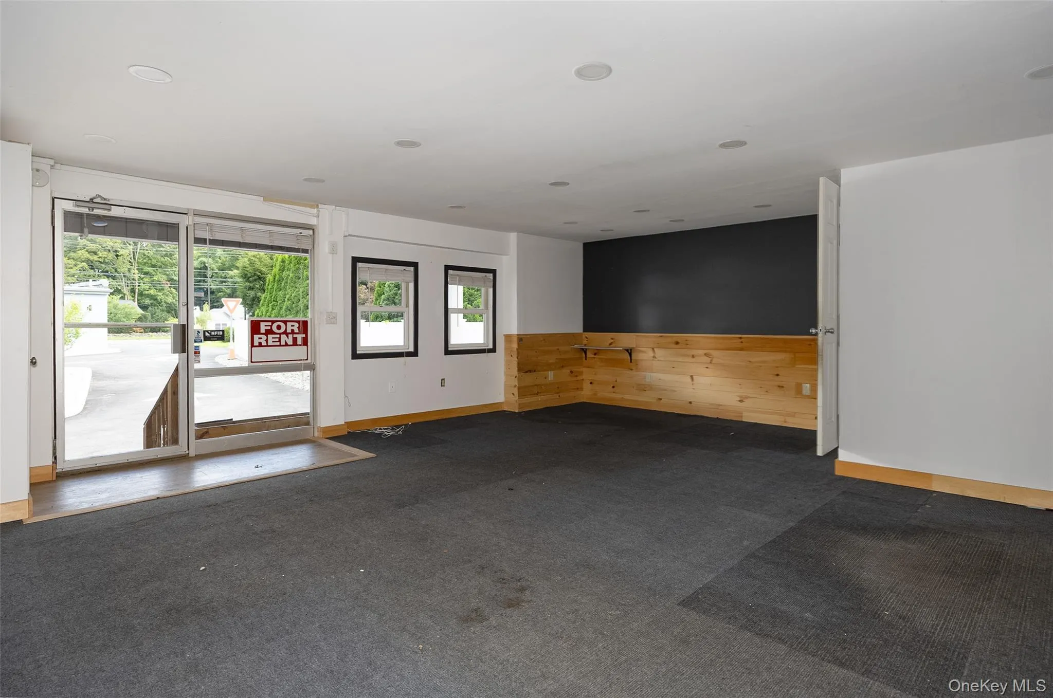 815 Violet Avenue, Hyde Park, NY, ,Commercial Lease,For Rent,Violet,0,1040987 815 Violet Avenue, Hyde Park, NY, ,Commercial Lease,For Rent,Violet,0,1040987